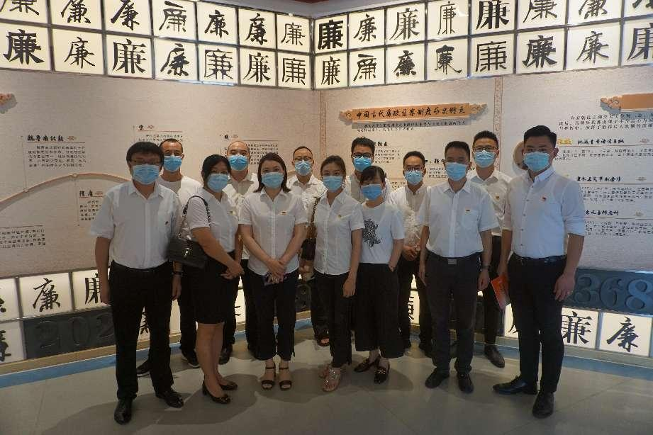 图片1 图片1